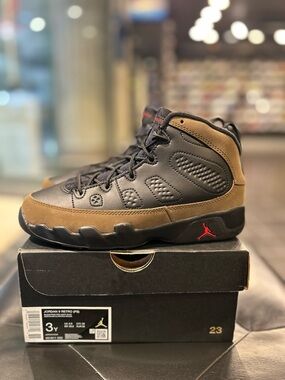 Jordan 9 Retro Kids' Sneaker in Black and Brown